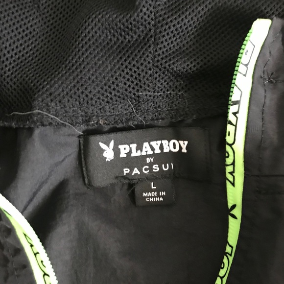 Large playboy windbreaker. - Picture 3 of 3